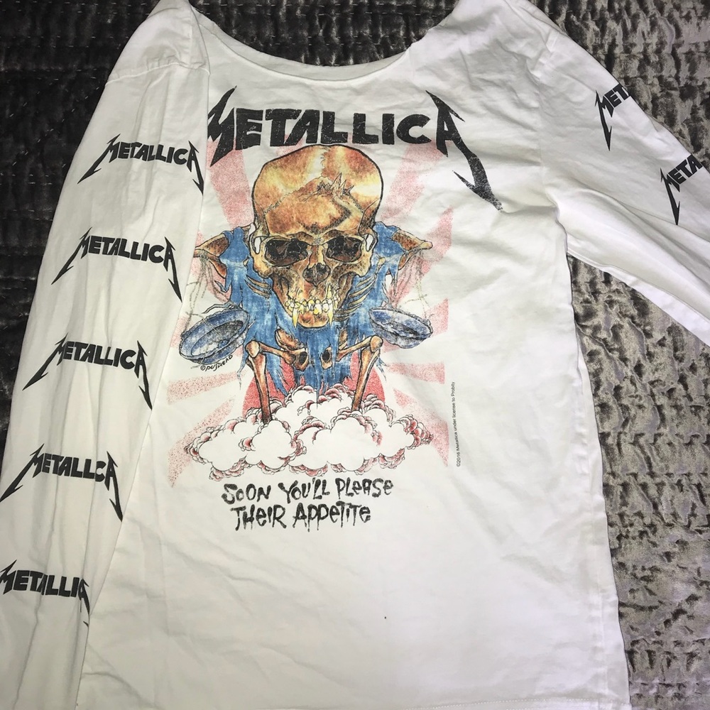 Long-sleeve Metallica top
